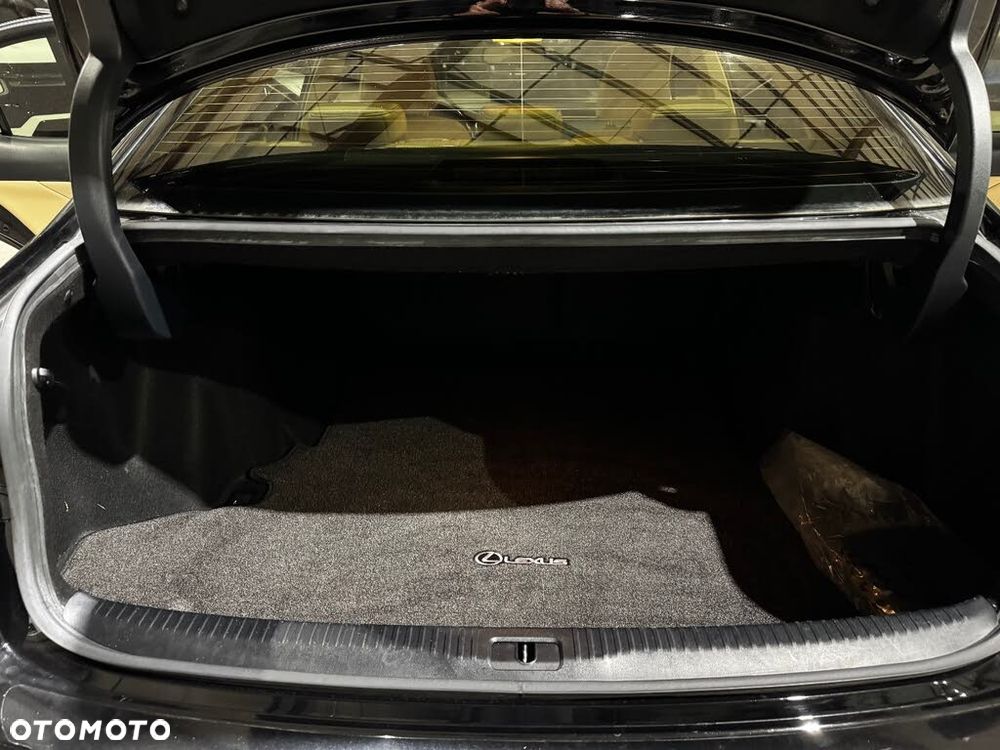 Lexus IS 200t Prestige - 16