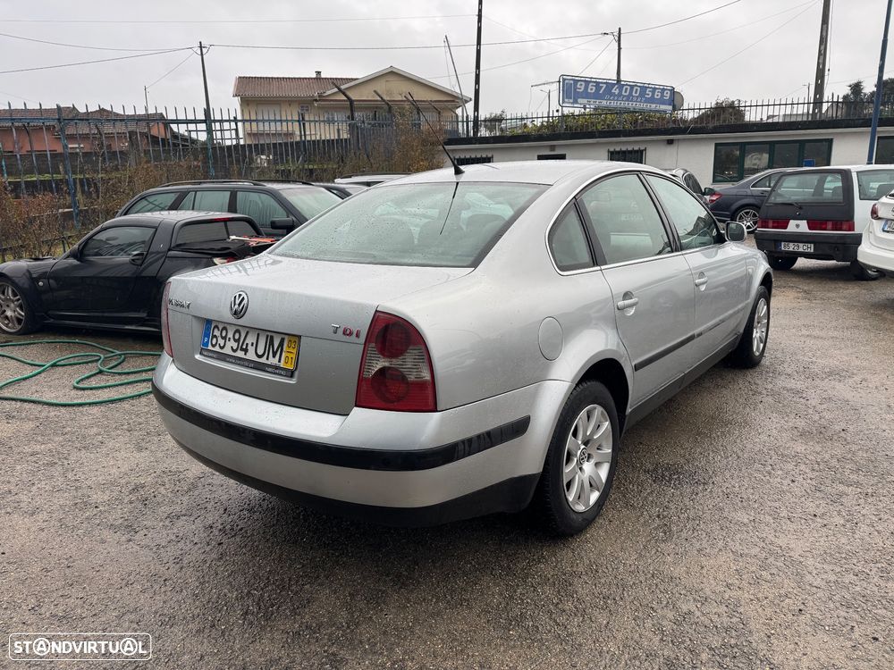 VW Passat 1.9 TDi Trendline EC - 5