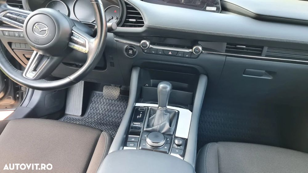 Mazda 3 G150 AT MHEV Plus - 10