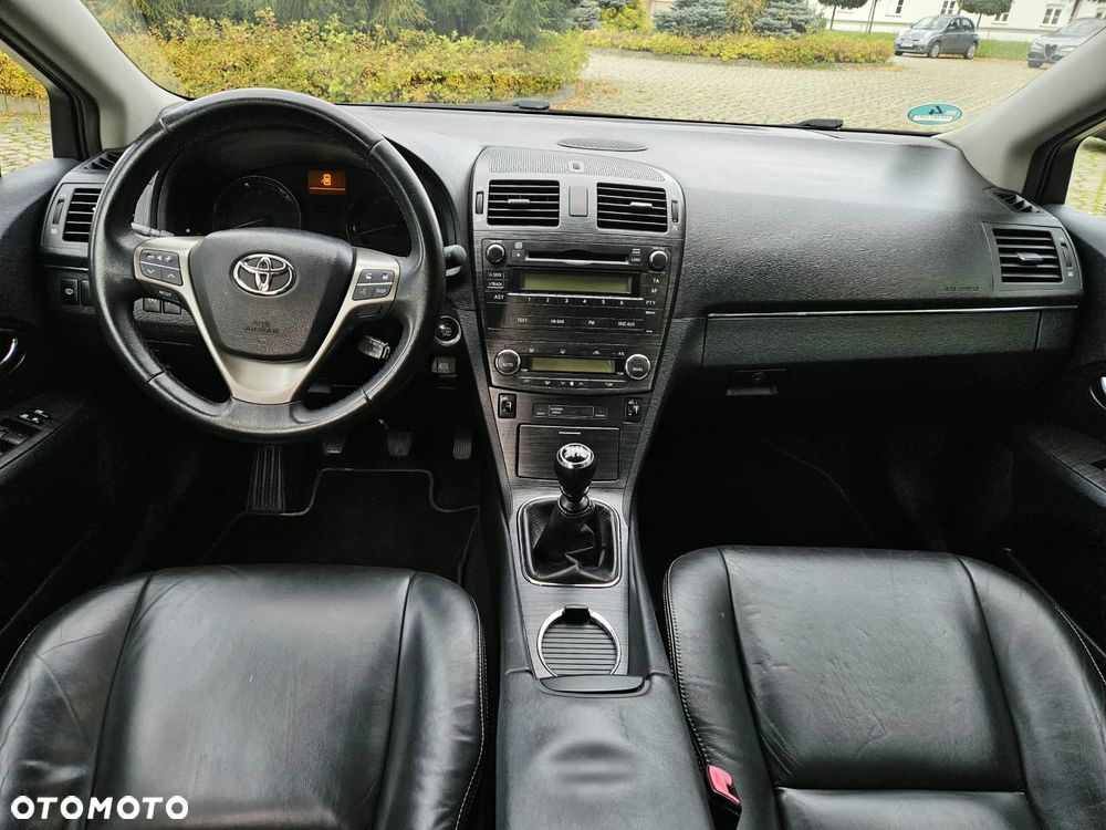 Toyota Avensis 2.0 Executive - 23