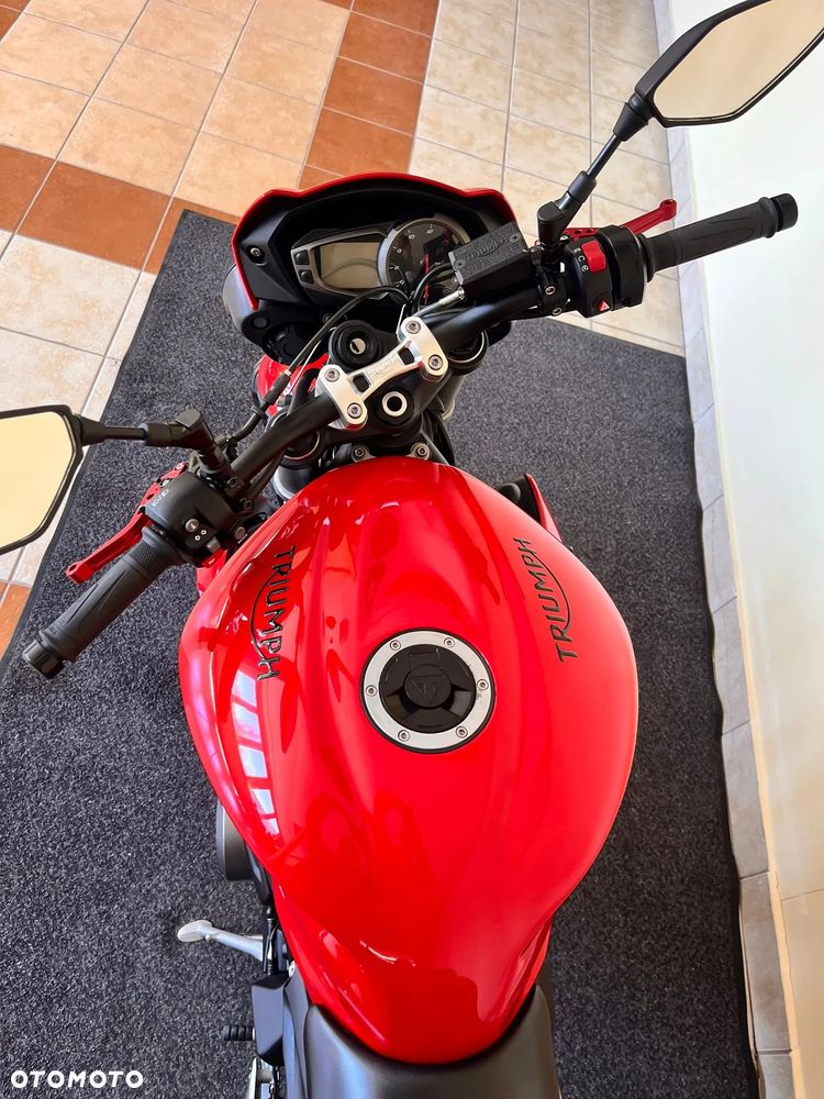 Triumph Street Triple - 17