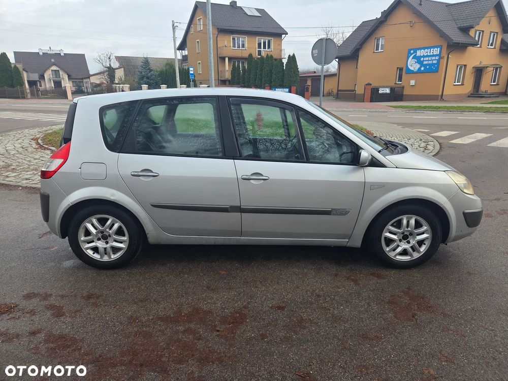 Renault Scenic 2.0 Confort Authentique - 10