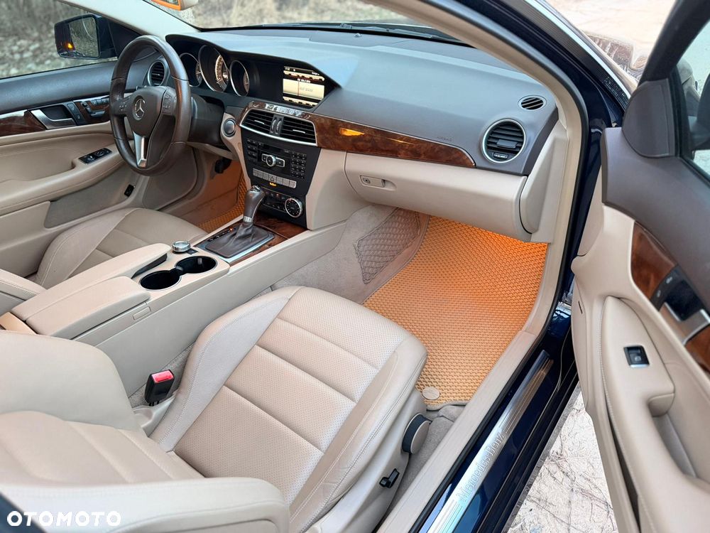 Mercedes-Benz Klasa C 250 (BlueEFFICIENCY) 7G-TRONIC - 16