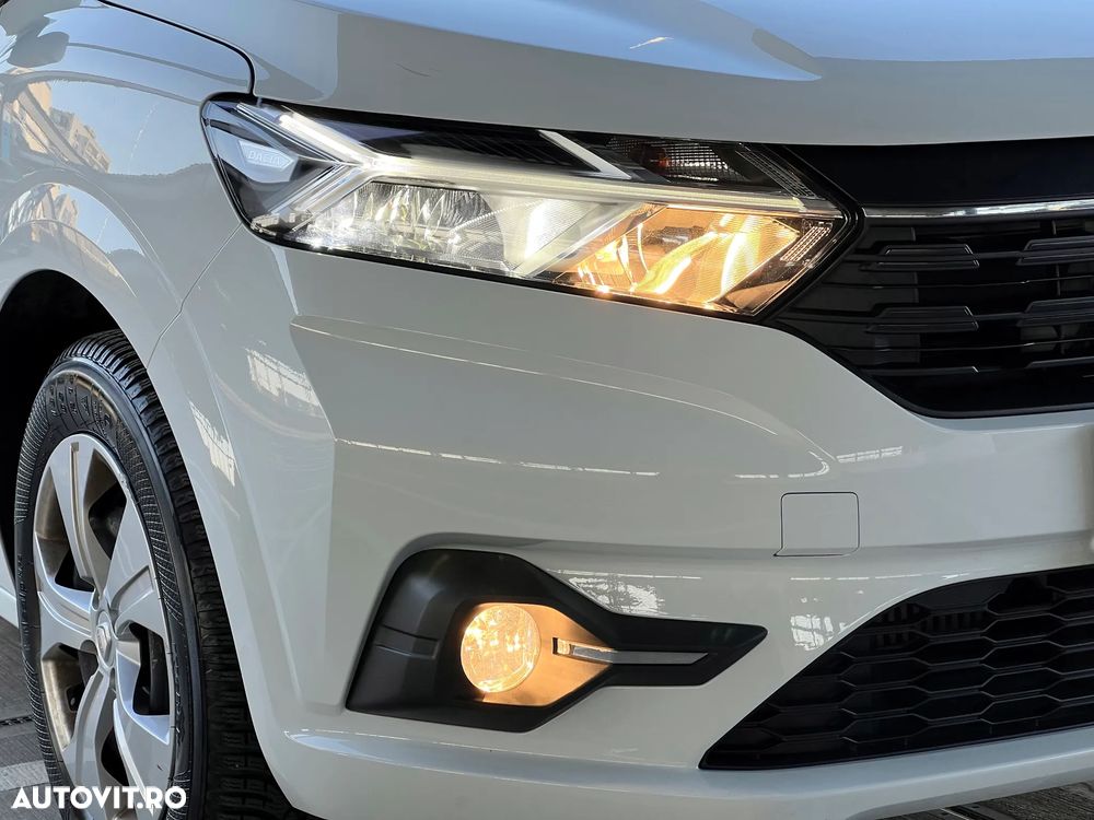 Dacia Logan TCe 90 Essential - 9