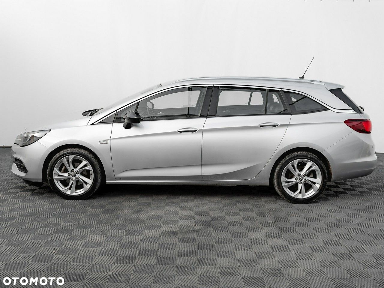 Opel Astra V 1.2 T Elegance S&S - 10