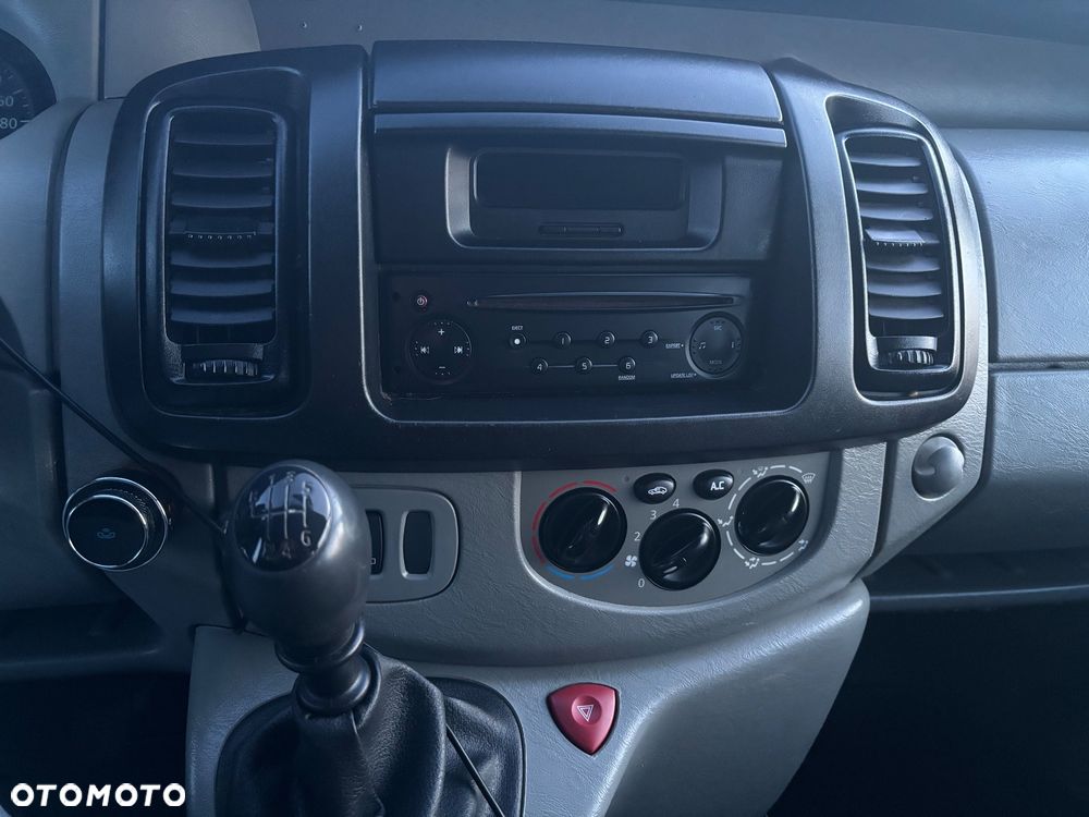 Renault Trafic - 13