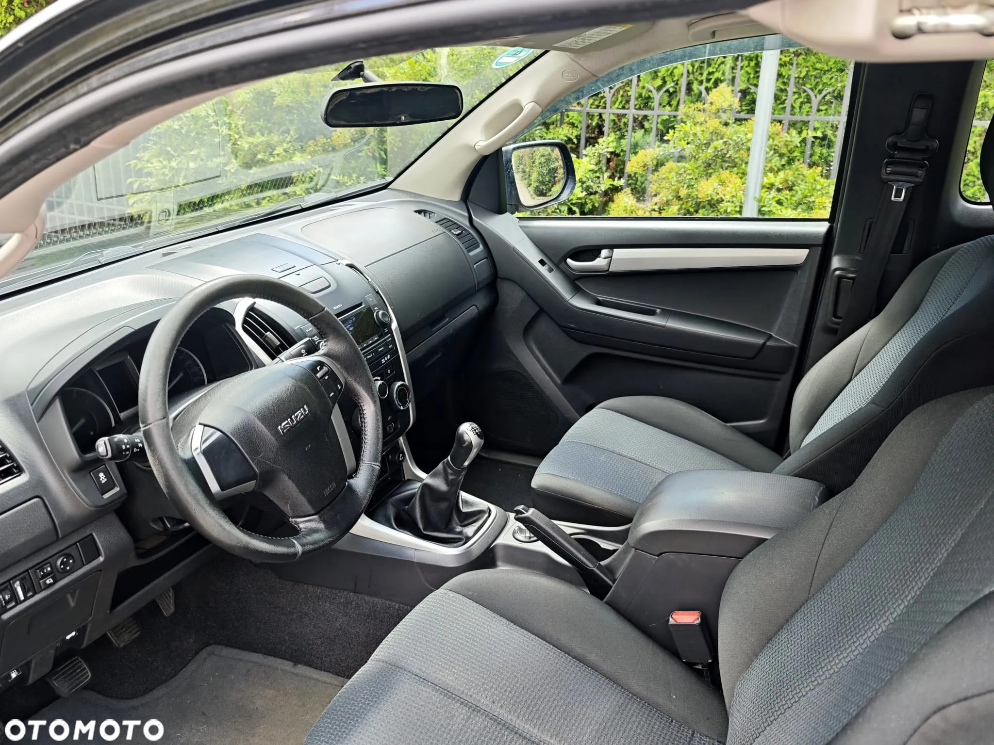 Isuzu D-Max 2.5 DC LS - 9