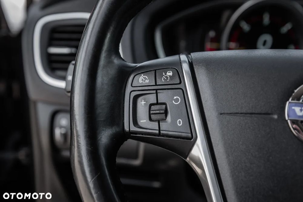 Volvo V40 Cross Country D4 Summum - 22