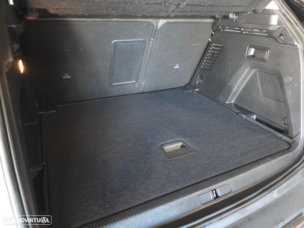 Peugeot 3008 1.5 BlueHDi Allure Pack EAT8 - 18