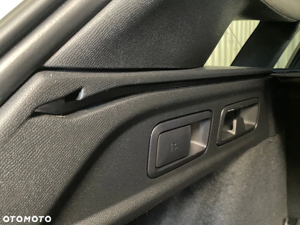 Peugeot 308 1.2 PureTech Allure Pack S&S EAT8 - 14