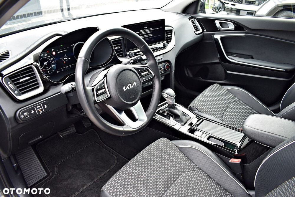 Kia XCeed - 12