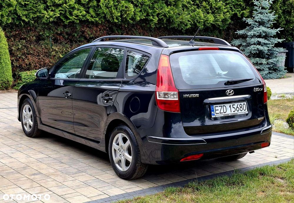 Hyundai i30 i30cw 1.6 CRDi FIFA WM Edition - 4