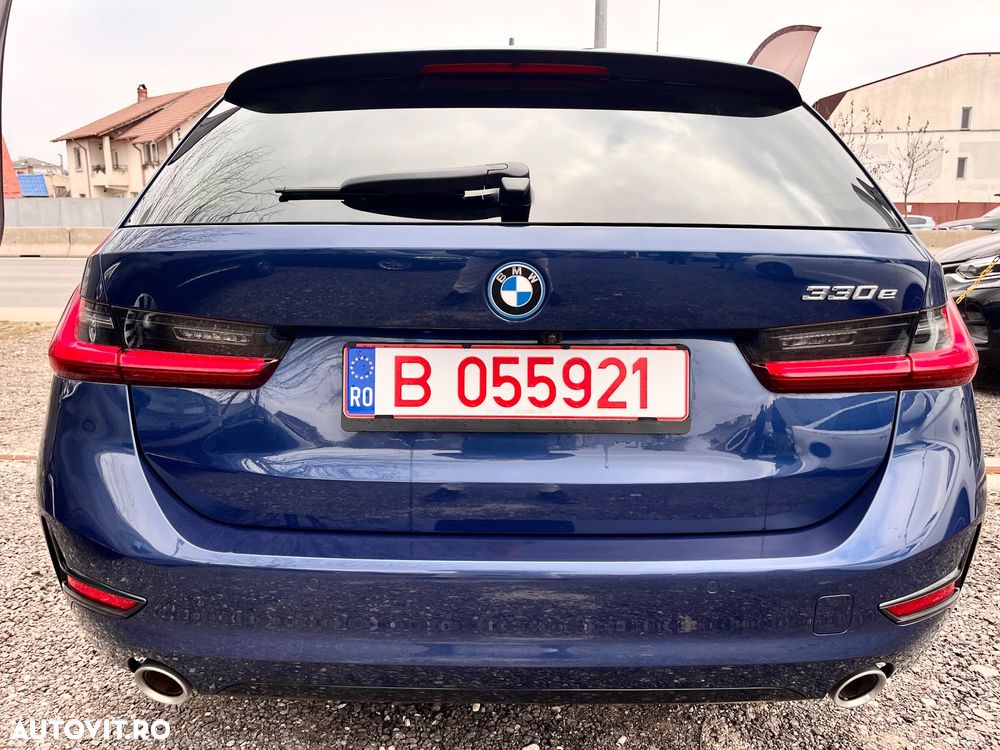 BMW Seria 3 330e Aut. Luxury Line - 9