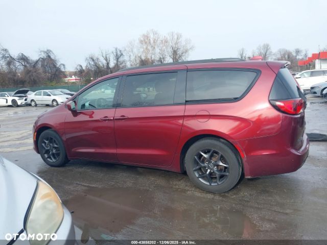 Chrysler Pacifica - 5