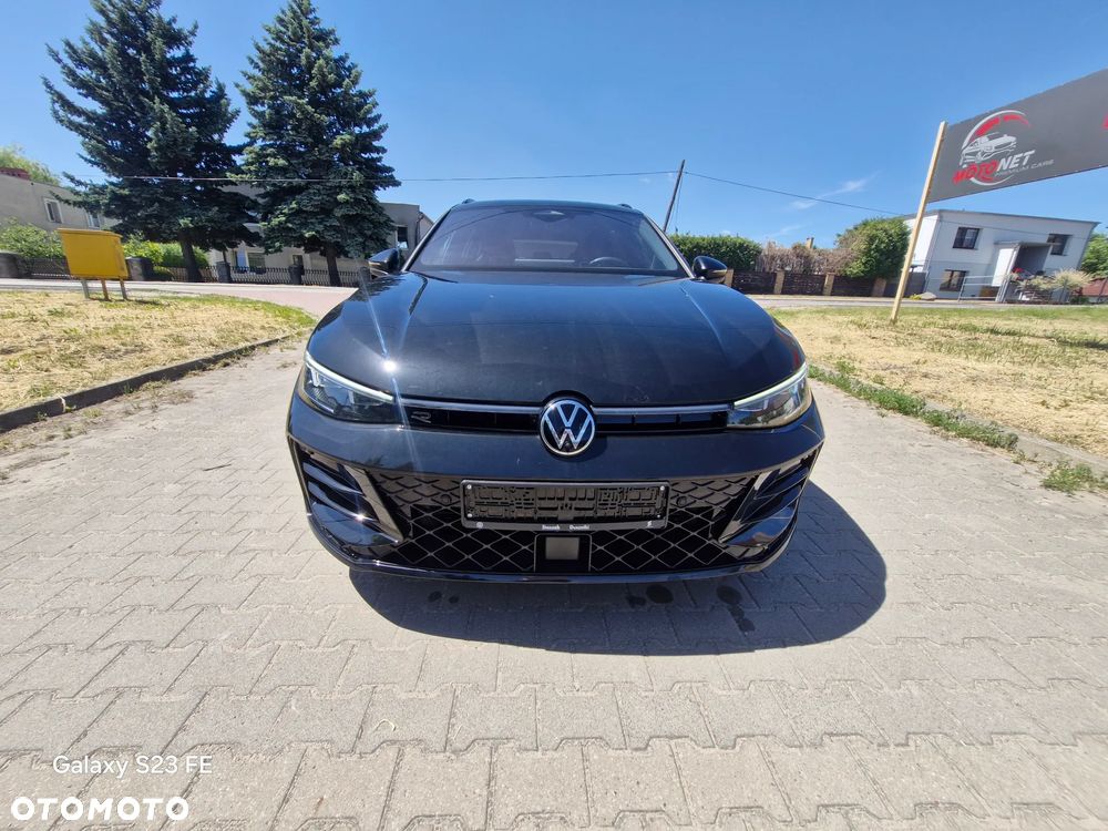 Volkswagen Passat Variant 2.0 TDI SCR DSG R-Line - 2