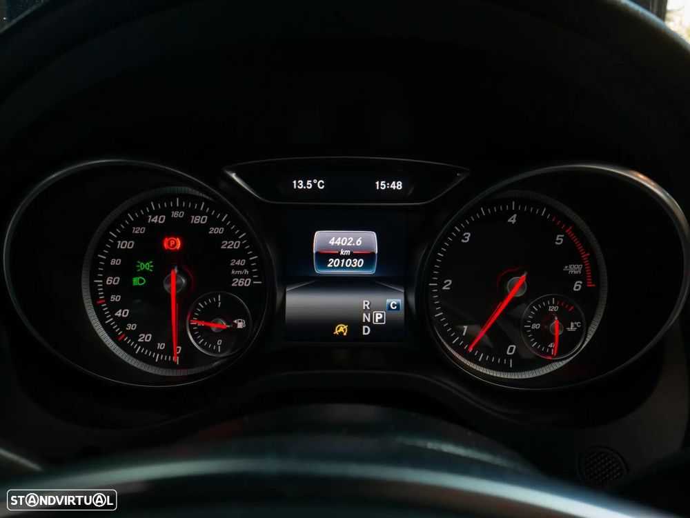 Mercedes-Benz CLA 200 d Shooting Brake AMG Line Aut. - 30