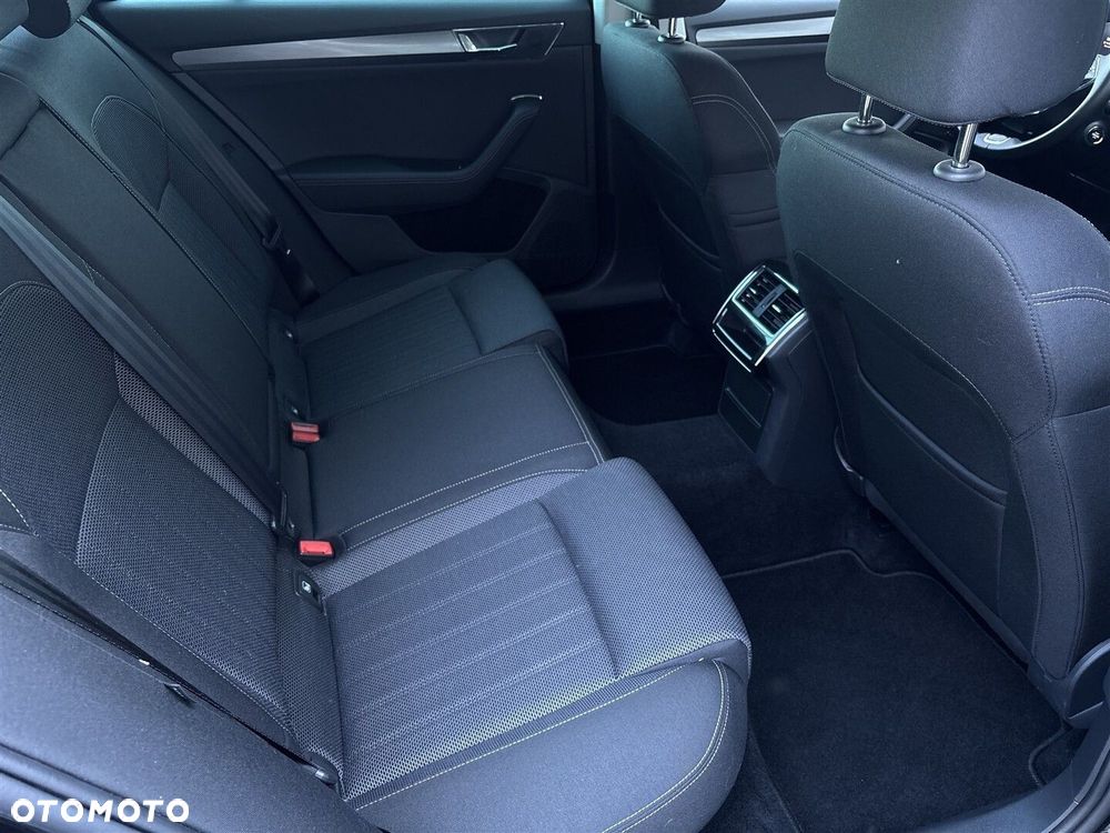 Skoda Superb 2.0 TDI SCR Style DSG - 10
