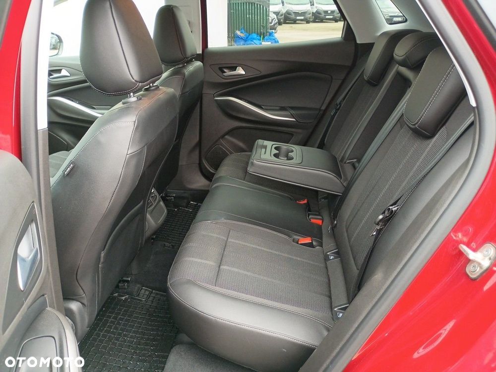 Opel Grandland 1.2 T Business Elegance S&S - 10