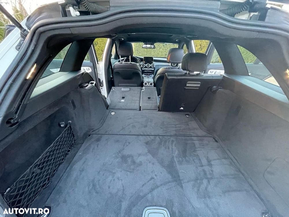 Mercedes-Benz C - 12