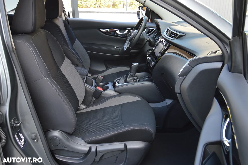Nissan Qashqai 1.6 DCI Xtronic ACENTA - 9