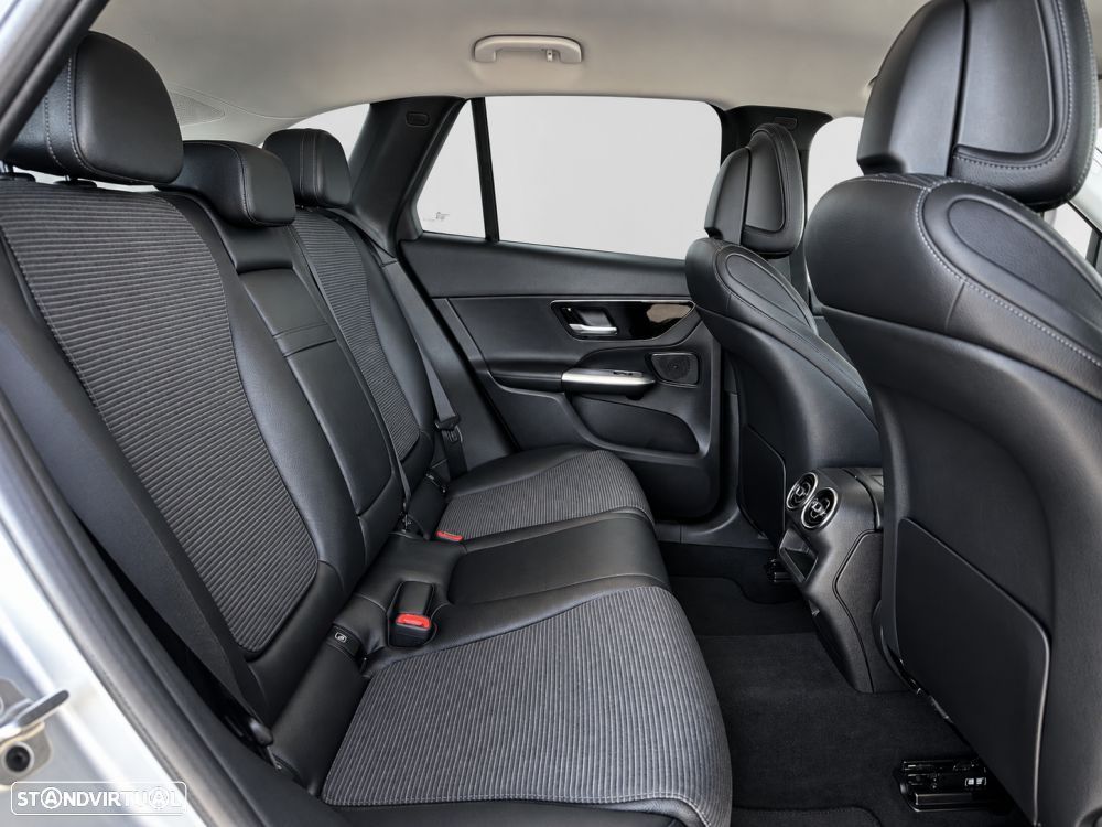 Mercedes-Benz GLC 300 e 4Matic 9G-TRONIC Avantgarde Advanced - 25