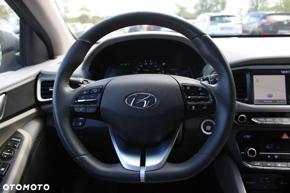Hyundai IONIQ - 31