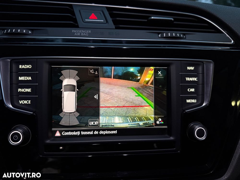 Volkswagen Touran 2.0 TDI SCR DSG Highline - 37