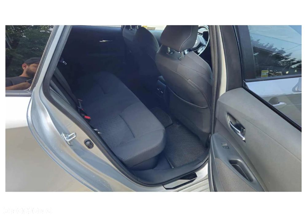 Toyota Corolla 1.8 Hybrid Comfort - 18