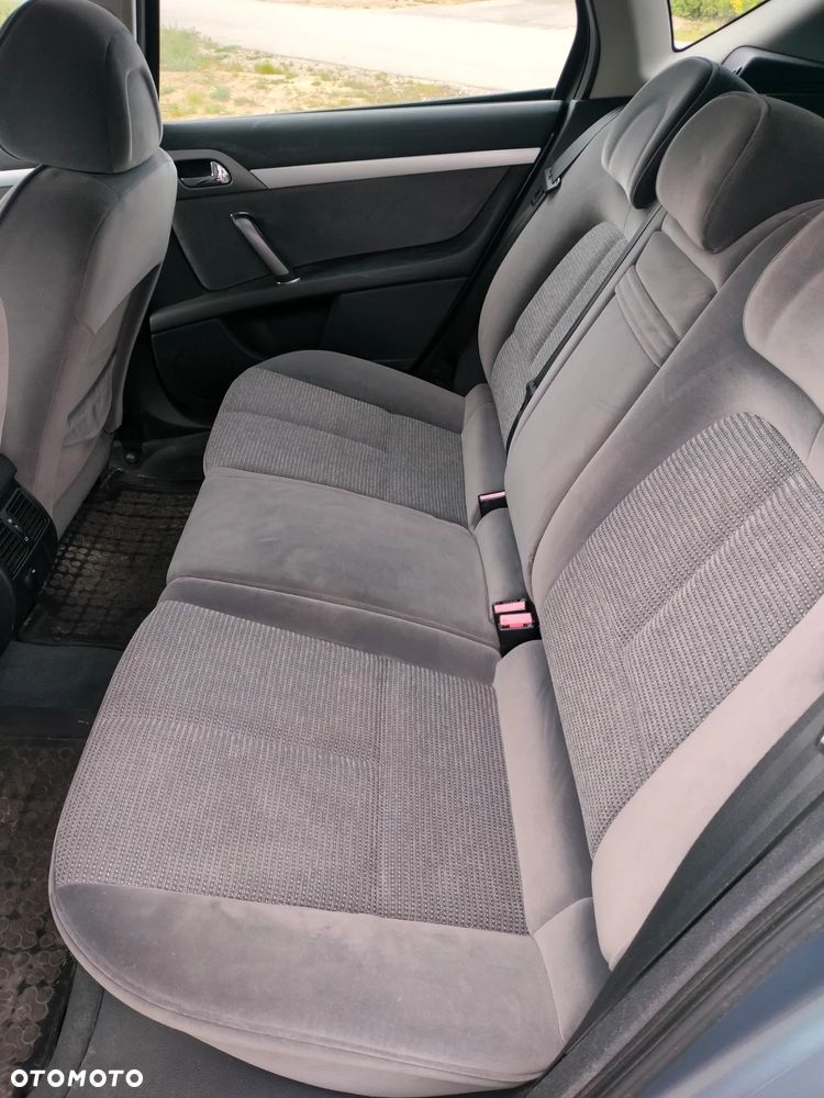 Peugeot 407 - 10