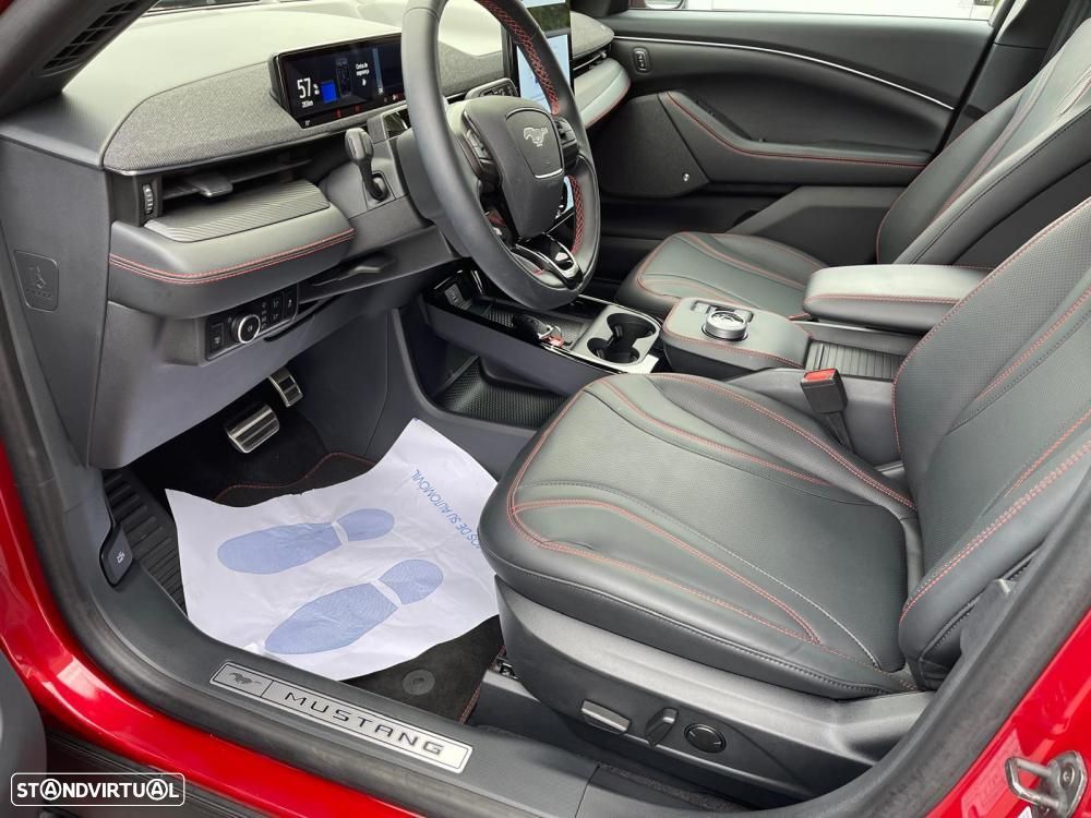 Ford Mustang Mach-E 87 kWh Premium AWD - 17