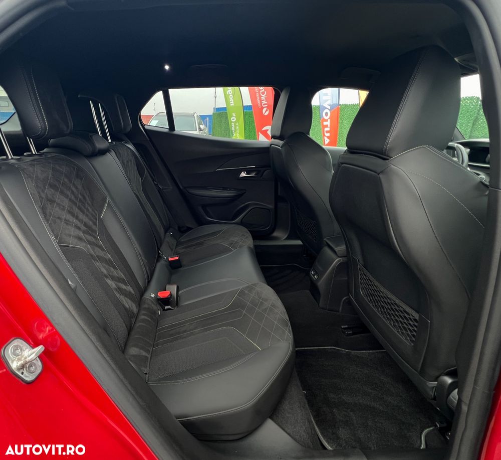 Peugeot 2008 PureTech 155 EAT8 GT Pack - 16