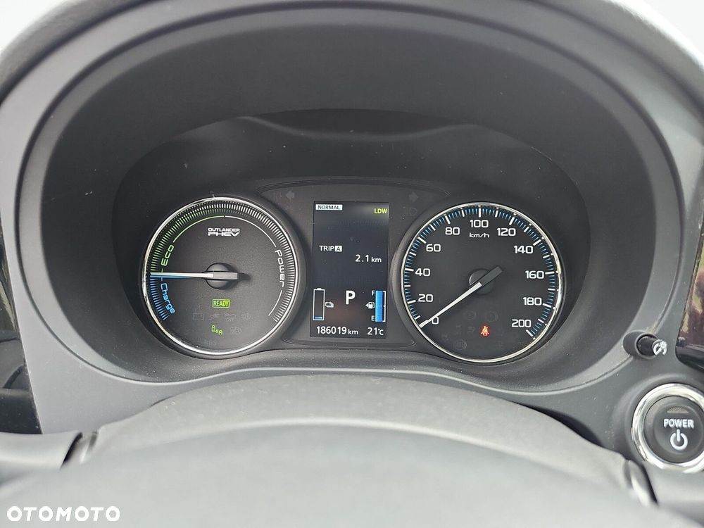 Mitsubishi Outlander - 24