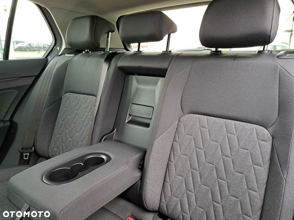 Volkswagen Golf - 34