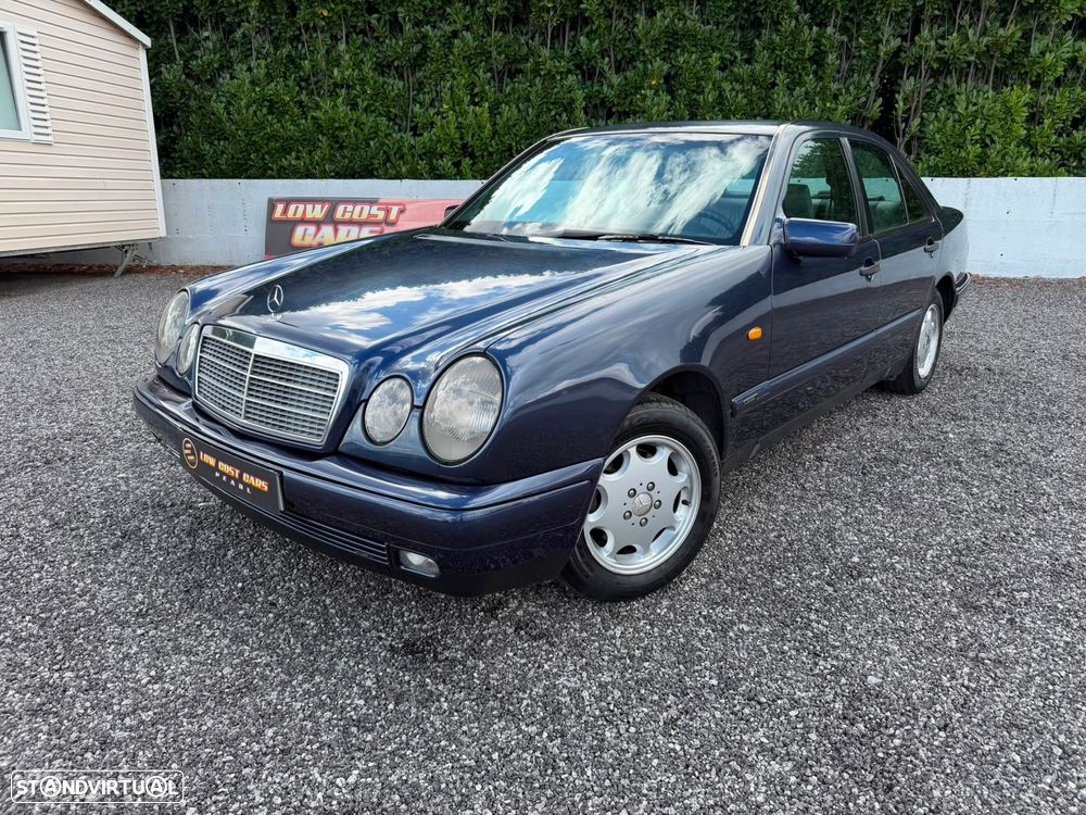 Mercedes-Benz E 220 D Classic - 17