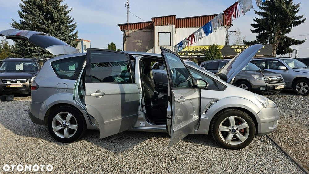Ford S-Max - 17