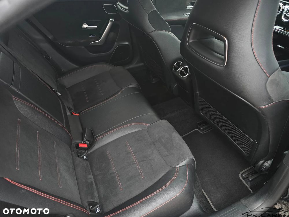 Mercedes-Benz CLA - 38