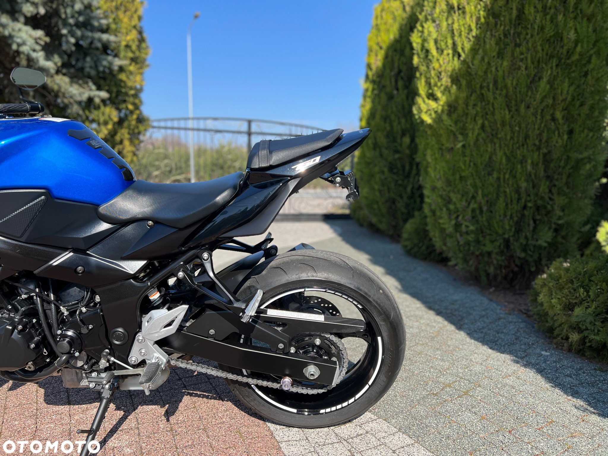 Suzuki GSR - 22