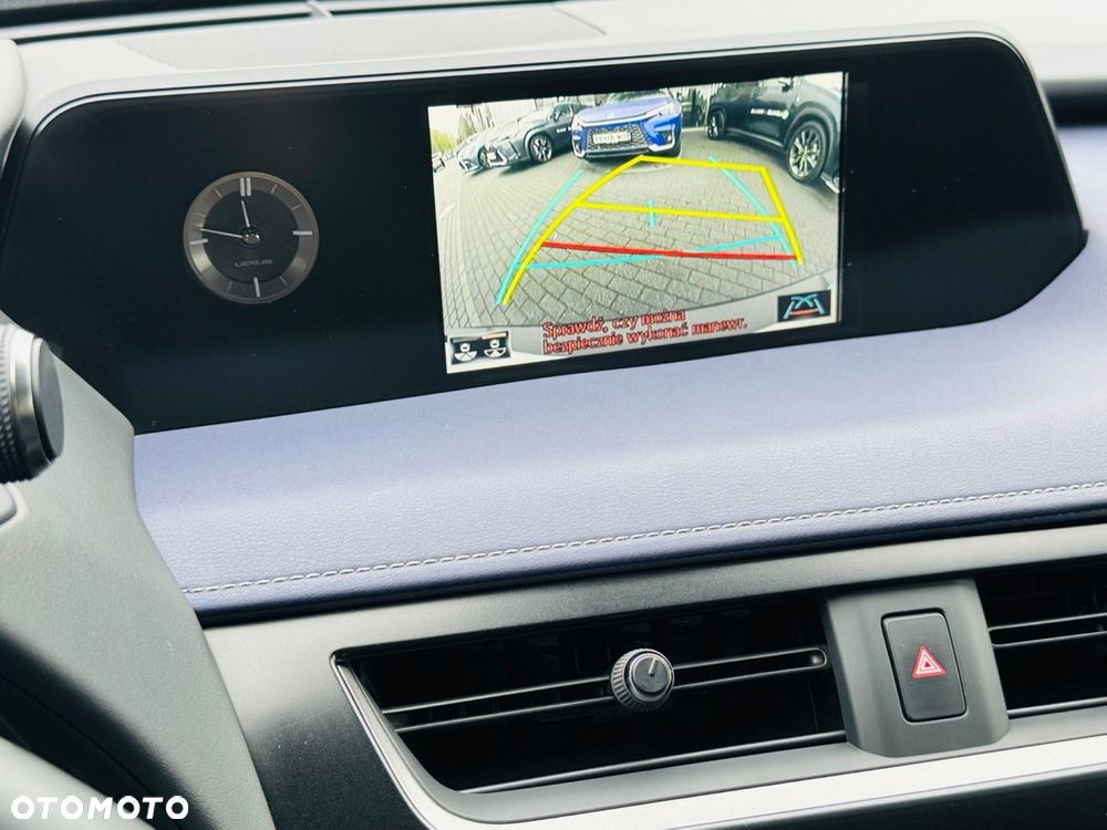 Lexus UX - 18