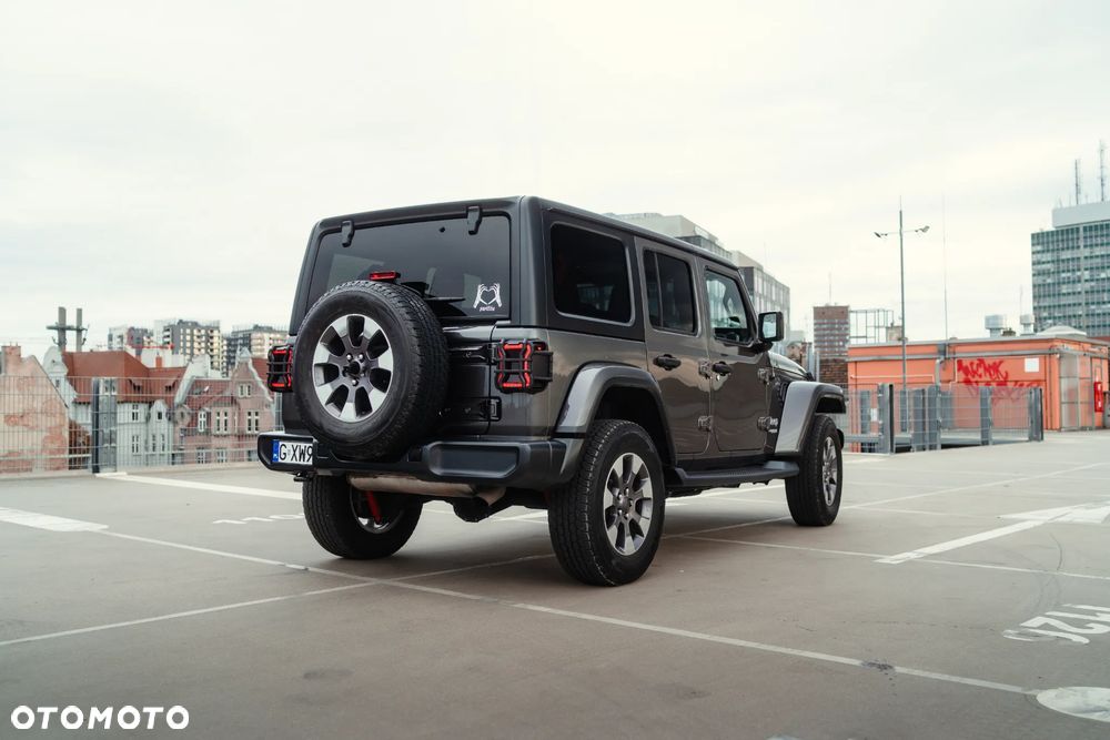 Jeep Wrangler - 4