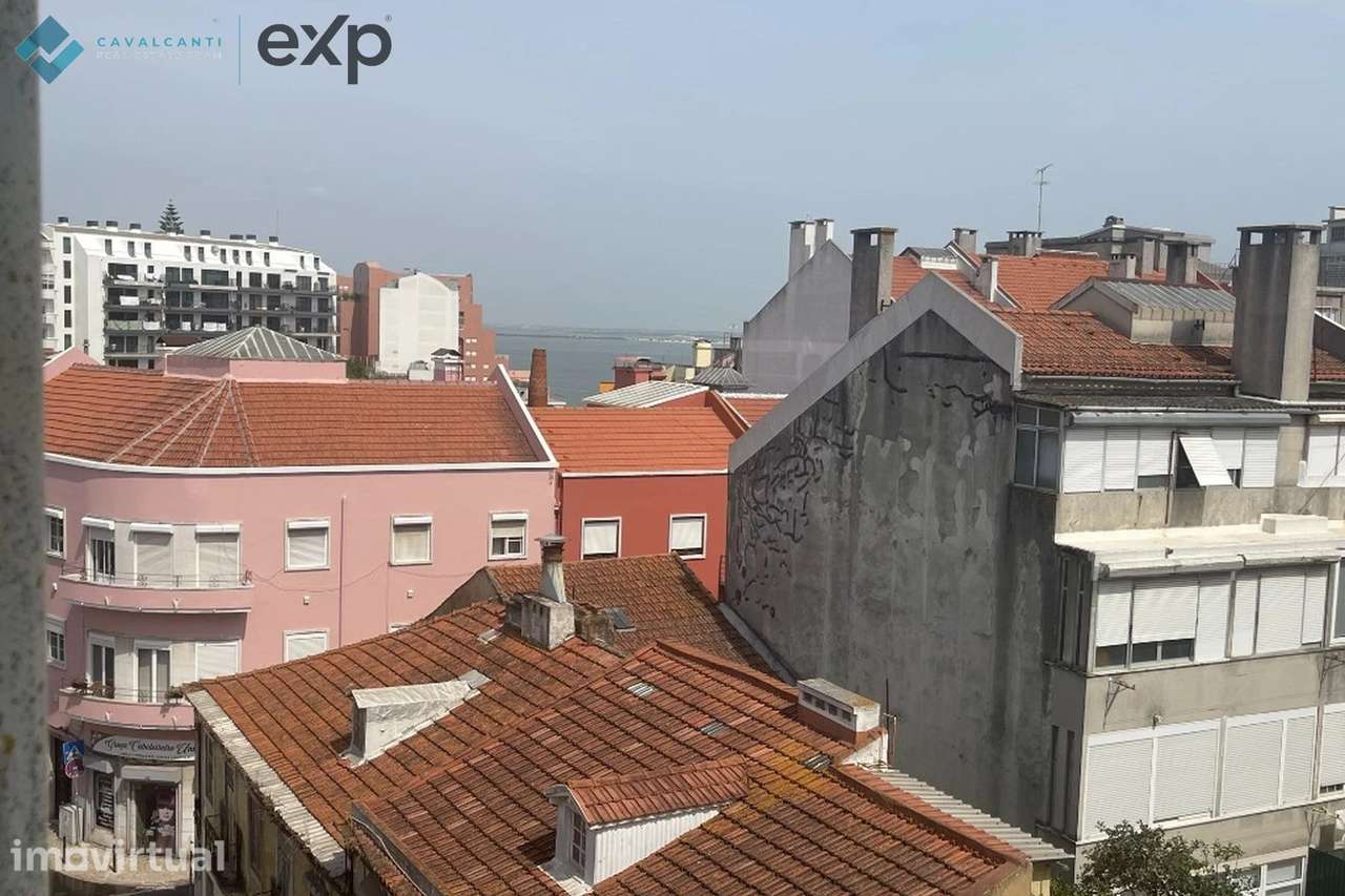 T2 COM VISTA TEJO NA GRAÇA | CHARME AUTÊNTICO NO CORAÇÃO DE LISBOA - Grande imagem: 3/52