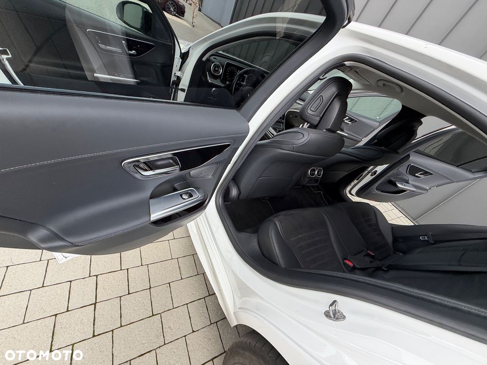Mercedes-Benz Klasa C 300 mHEV 4-Matic AMG - 10