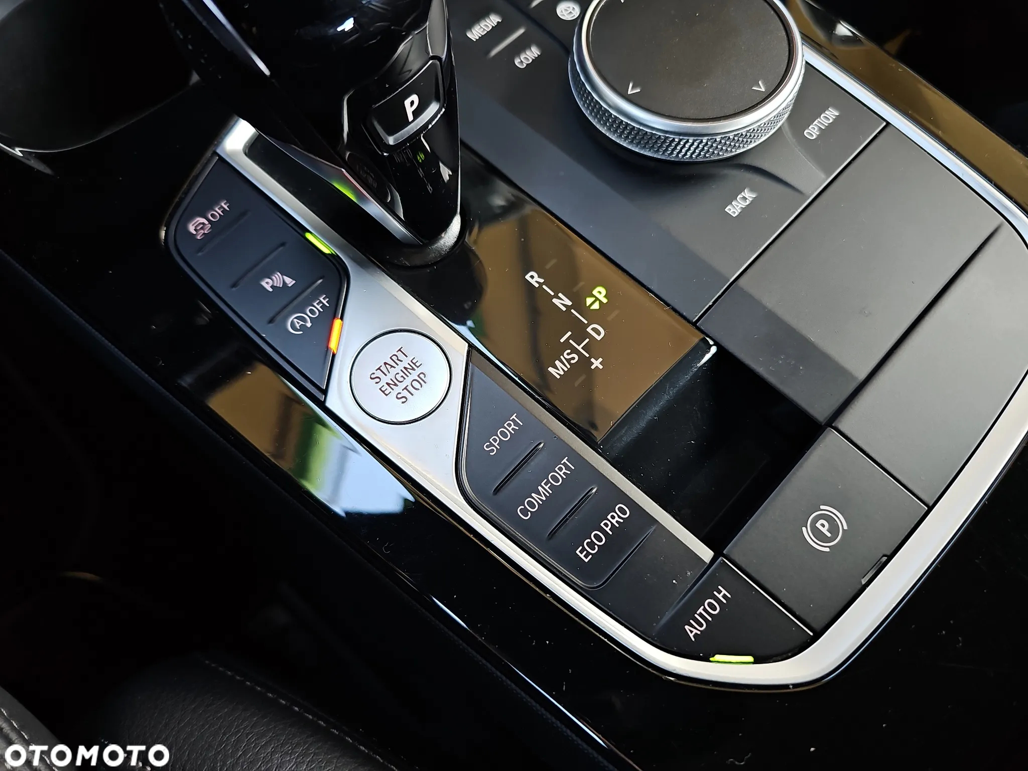 BMW Seria 2 220i xDrive Sport Line - 32
