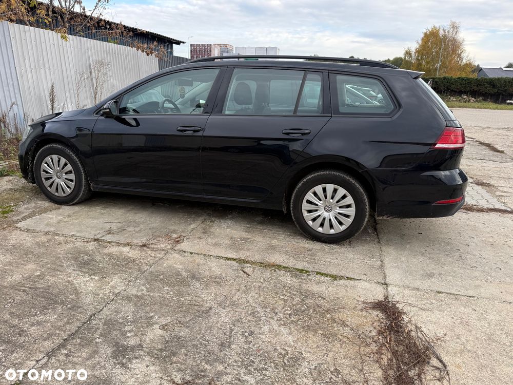 Volkswagen Golf - 1