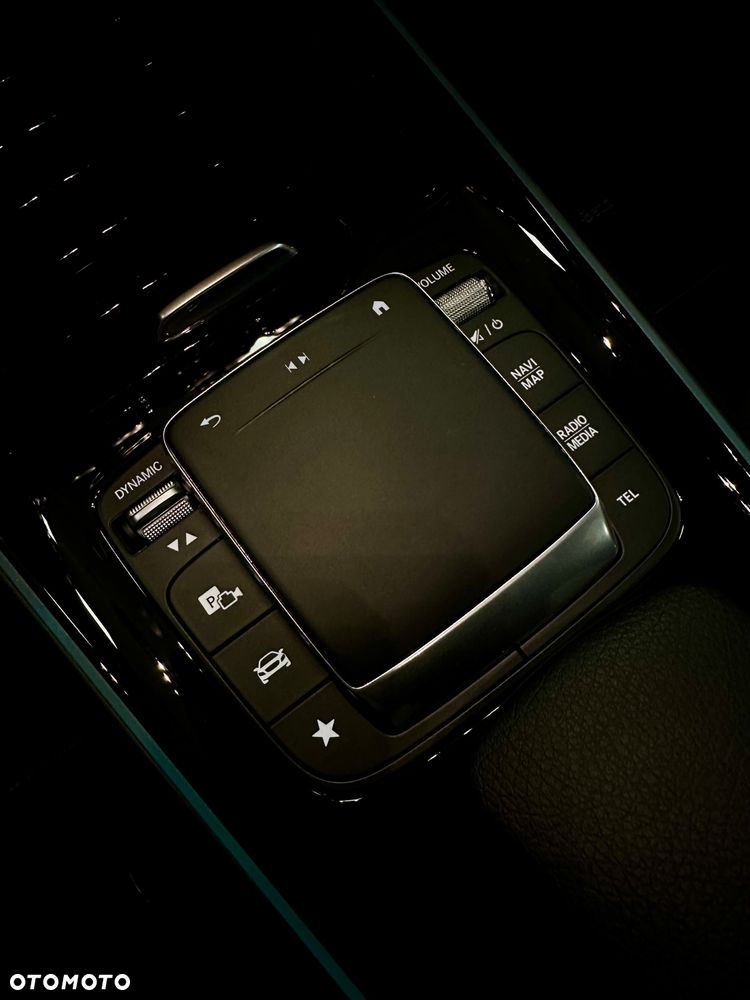 Mercedes-Benz GLB 200 7G-DCT - 20