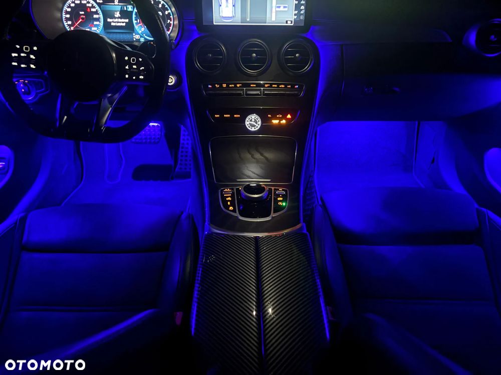 Mercedes-Benz Klasa C 43 AMG 4MATIC - 32