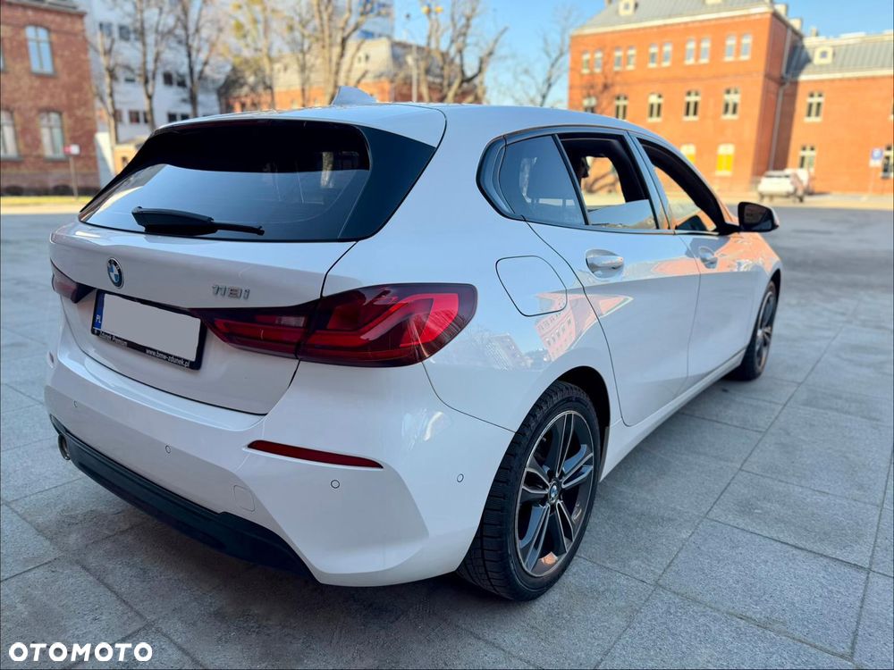 BMW Seria 1 118i Sport Line - 10