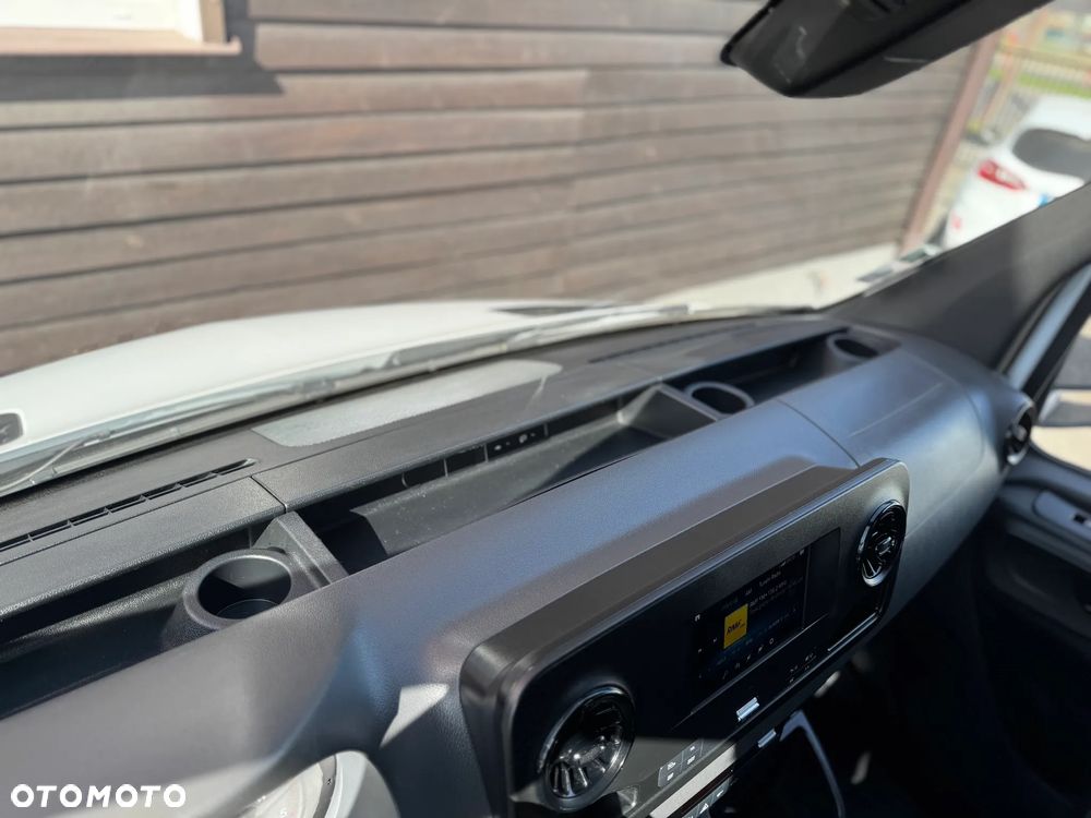Mercedes-Benz SPRINTER - 37