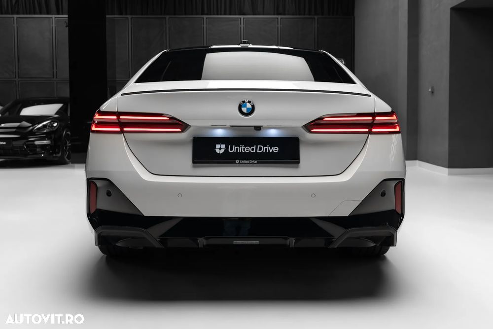 BMW Seria 5 520i AT MHEV - 39