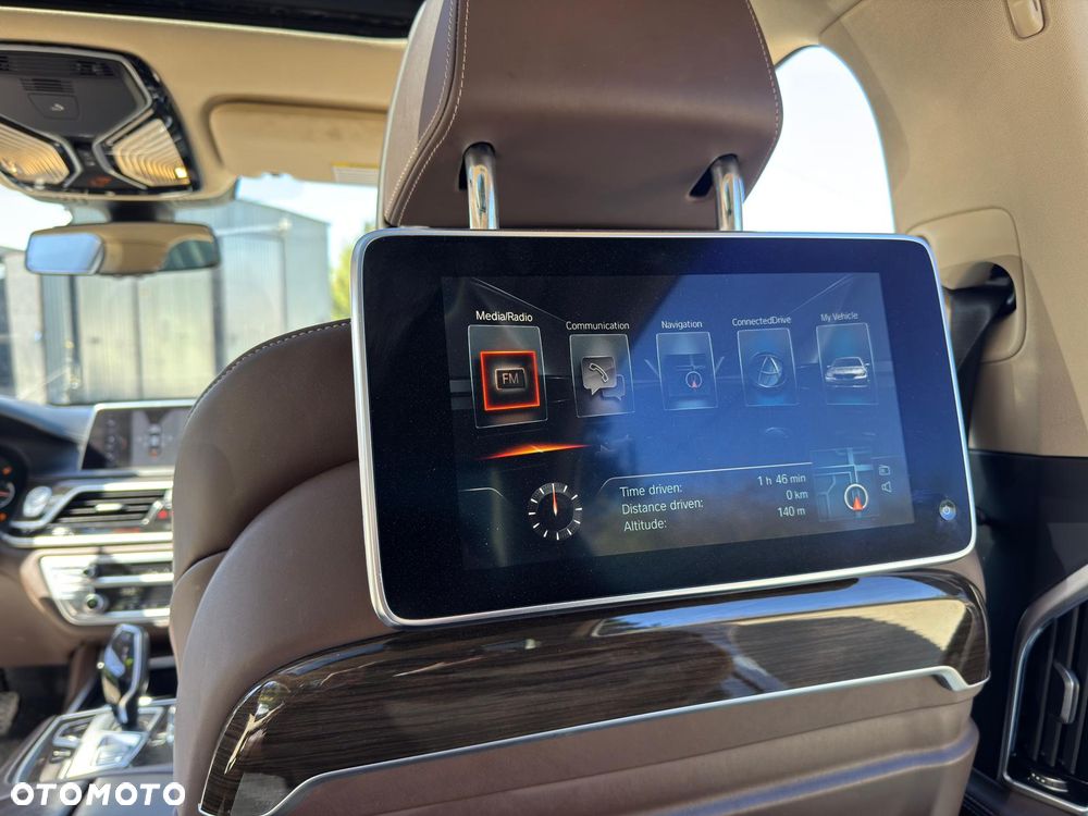BMW Seria 7 750i xDrive Edition Exclusive - 10