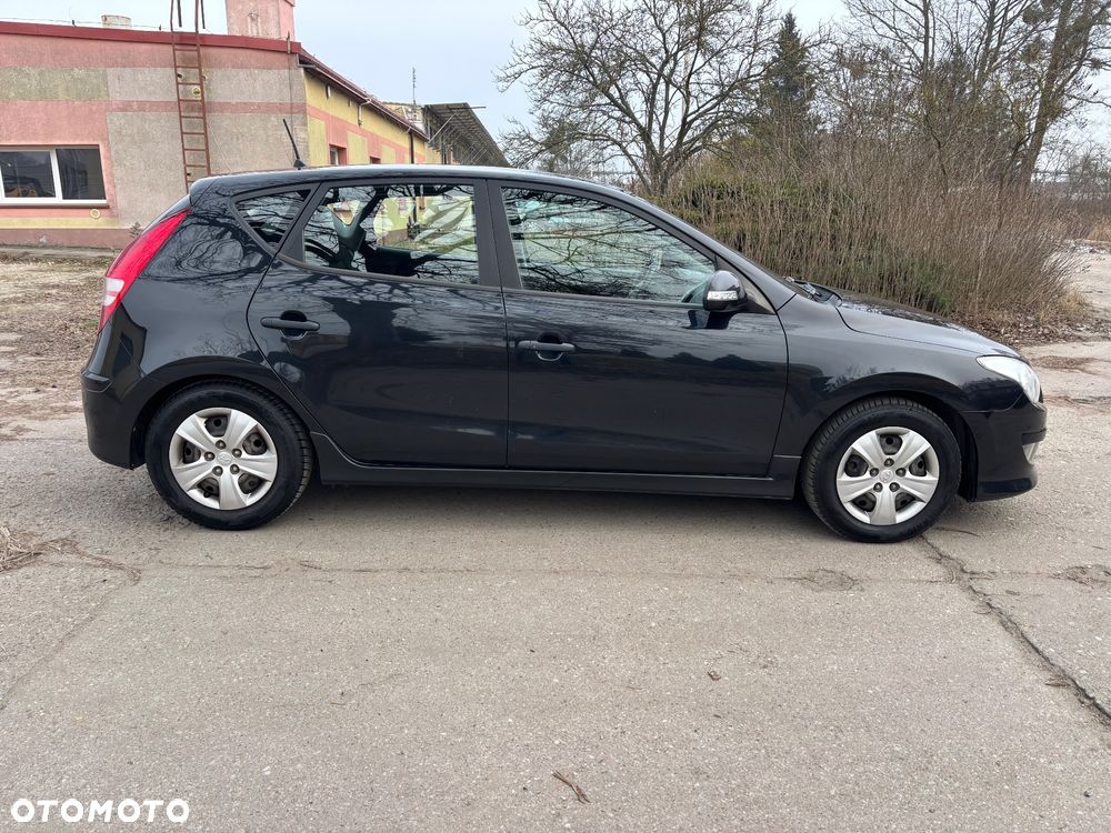 Hyundai i30 i30cw 1.6 CRDi FIFA WM Edition - 8
